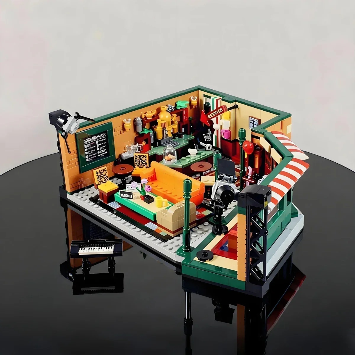 Freunde-Haus Familie Klassisch – Home Bar Cafe Bewertung und Preis